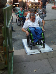 Rollstuhlrampe zum Gelnde
