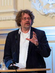 Der Literaturwissenschaftler und Autor Elmar Schenkel ( Elmar Schenkel)